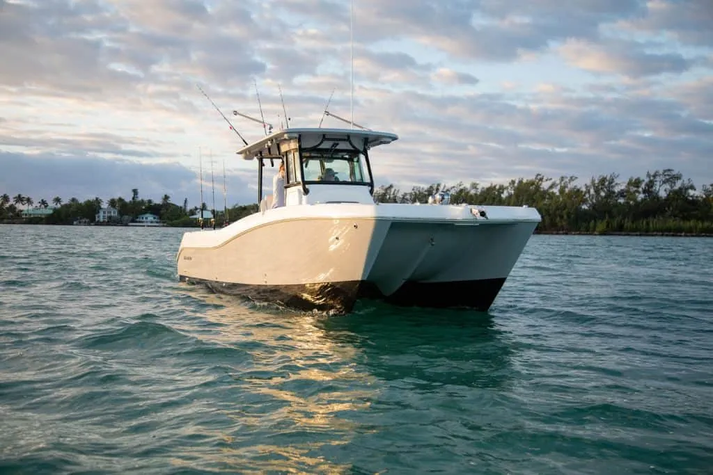 World Cat 325CC Center Console