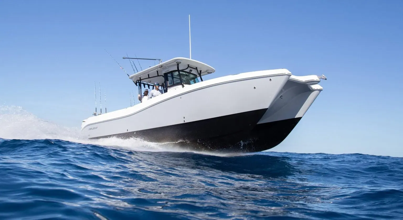 World Cat 325CC fishing catamaran