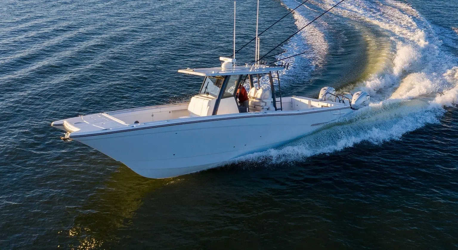 World Cat 400CC-X centre console catamaran